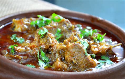 Sajji! A Spicy, Smoky Celebration of Mutton Cooked on an Open Flame in Multan