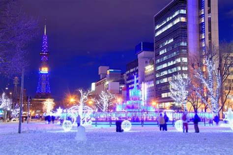 札幌 天気 西区 - 雪の降る街で見つけた春の兆し